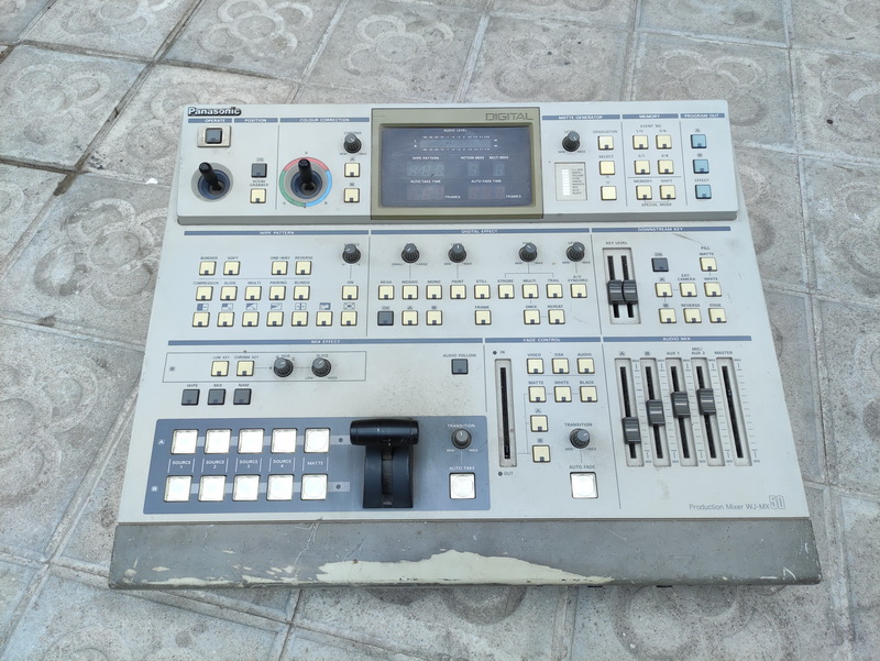 mesa edicion mezclas video panasonic 17.5x48x39.5 1u